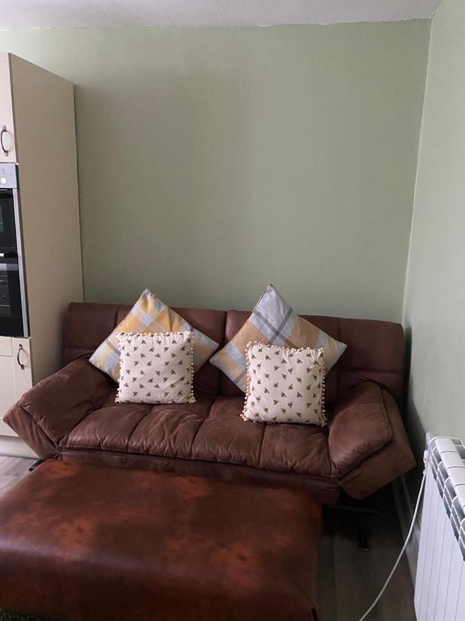 Busy Beas Cottage Workington Bagian luar foto